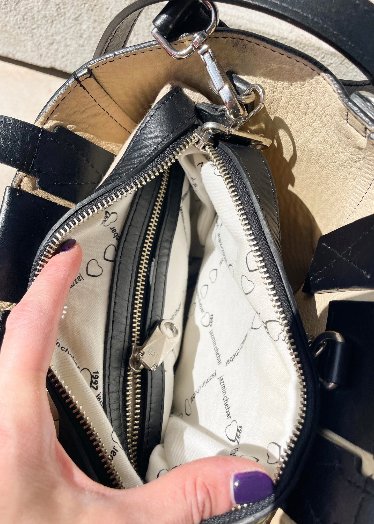 Cartera Jazmín Chebar
