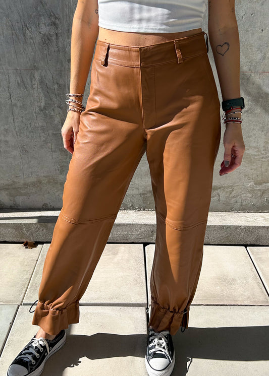 Pantalón de cuero Jazmín Chebar